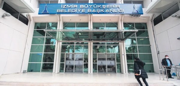 İzmir'de borç batağı! Belediyede kriz derinleşiyor